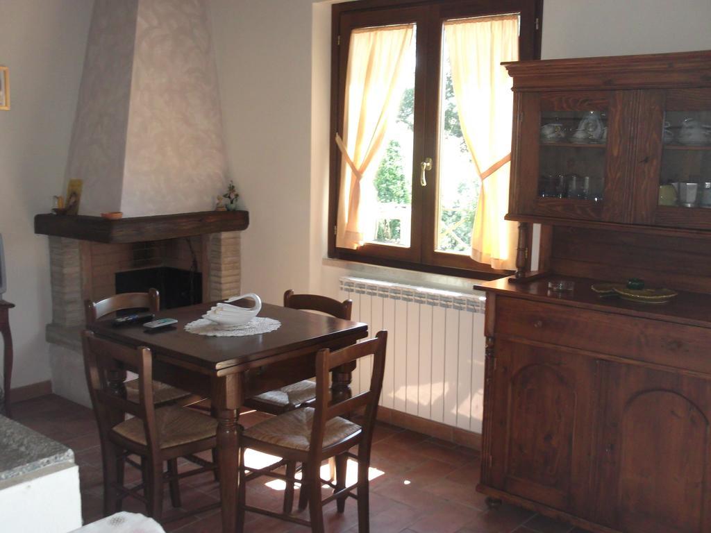 만시아노 Il Laghetto Agriturismo 빌라 객실 사진